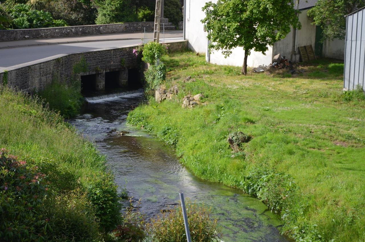 Hotel Le Week-End Plouider Bagian luar foto