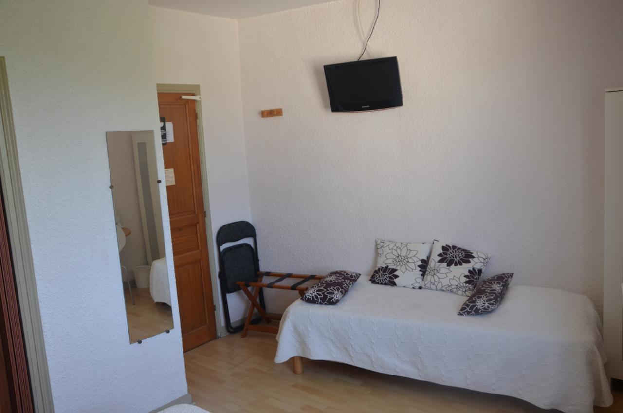 Hotel Le Week-End Plouider Bagian luar foto
