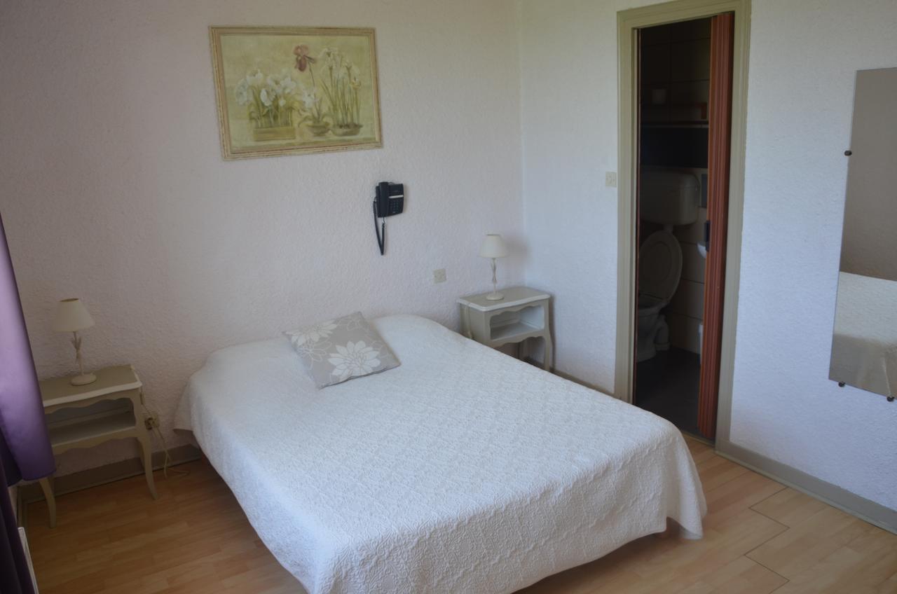 Hotel Le Week-End Plouider Bagian luar foto