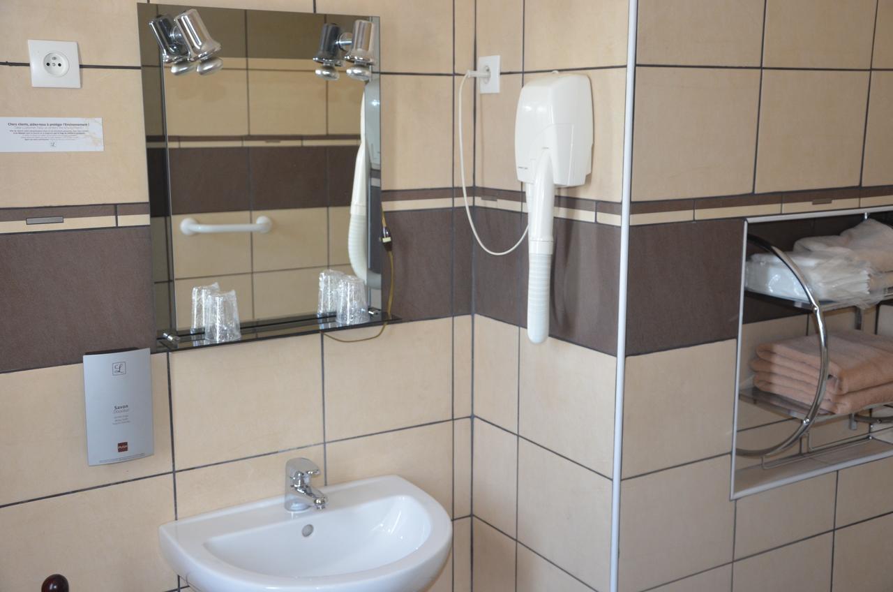 Hotel Le Week-End Plouider Bagian luar foto