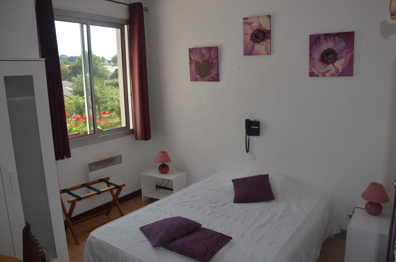 Hotel Le Week-End Plouider Bagian luar foto