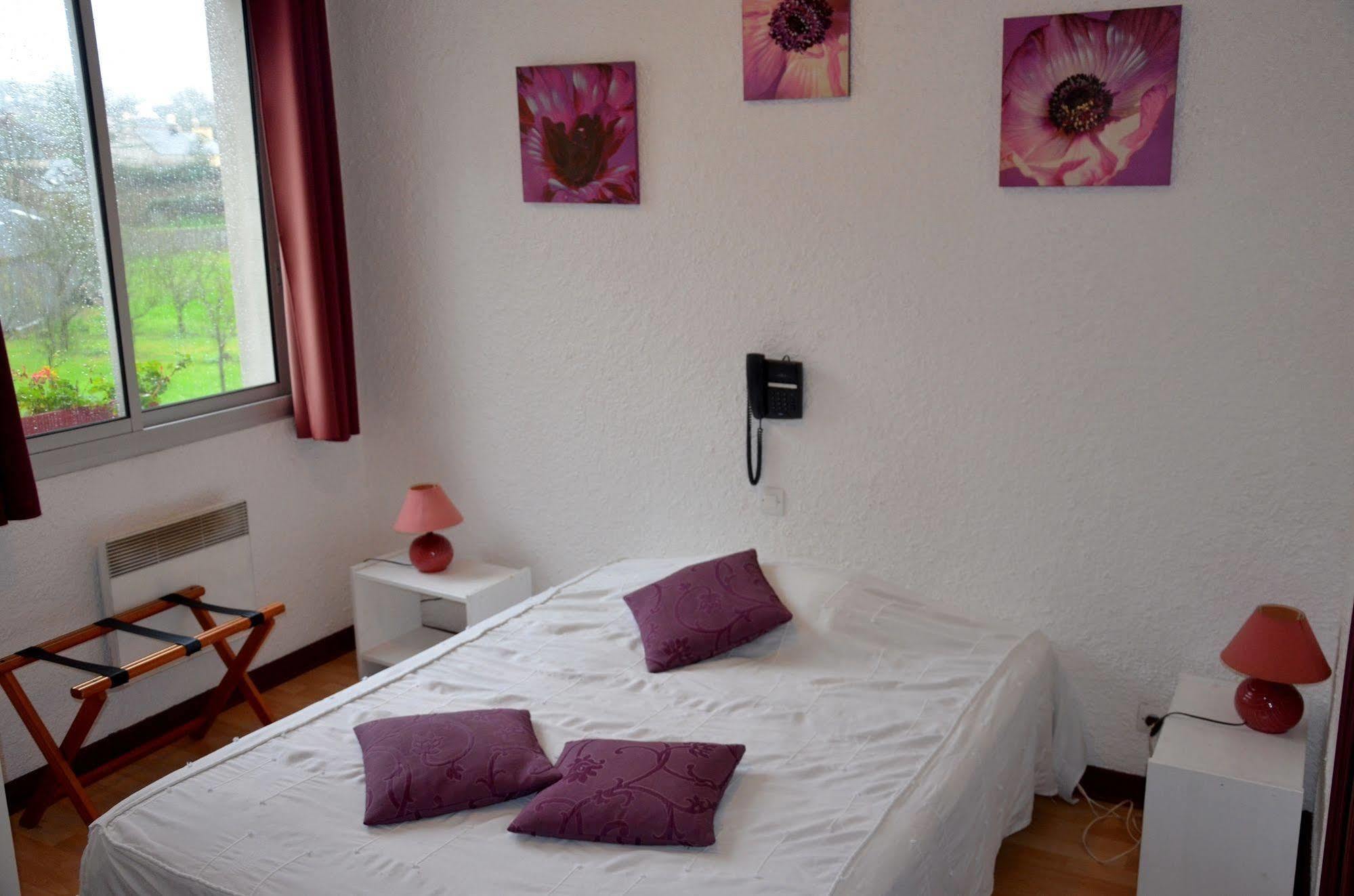 Hotel Le Week-End Plouider Bagian luar foto